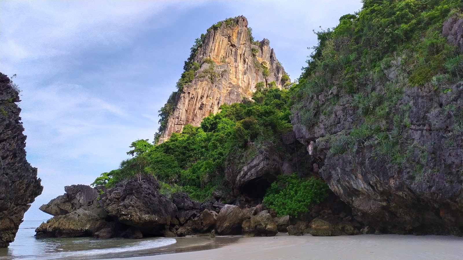 Foto de Magic Beach com alto nível de limpeza