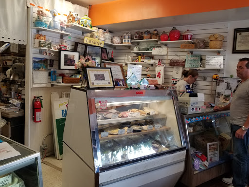 Bakery «Piece-A-Cake Bakery», reviews and photos, 304 N River St, East Dundee, IL 60118, USA