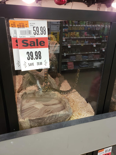 Pet Supply Store «Pet Supplies Plus», reviews and photos, 6101 Stellhorn Rd, Fort Wayne, IN 46815, USA