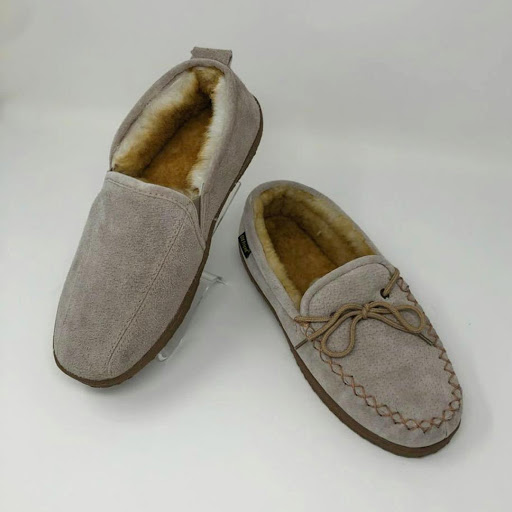 Shoe Store «VanHoecks Footwear», reviews and photos, 1144 E Paris Ave SE, Grand Rapids, MI 49546, USA