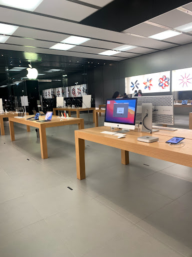 Computer Store «Apple Manhasset», reviews and photos, 1900 Northern Blvd, Manhasset, NY 11030, USA