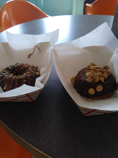 Donut Shop «Top That! Donuts», reviews and photos, 210 Ocean Ave, Point Pleasant Beach, NJ 08742, USA