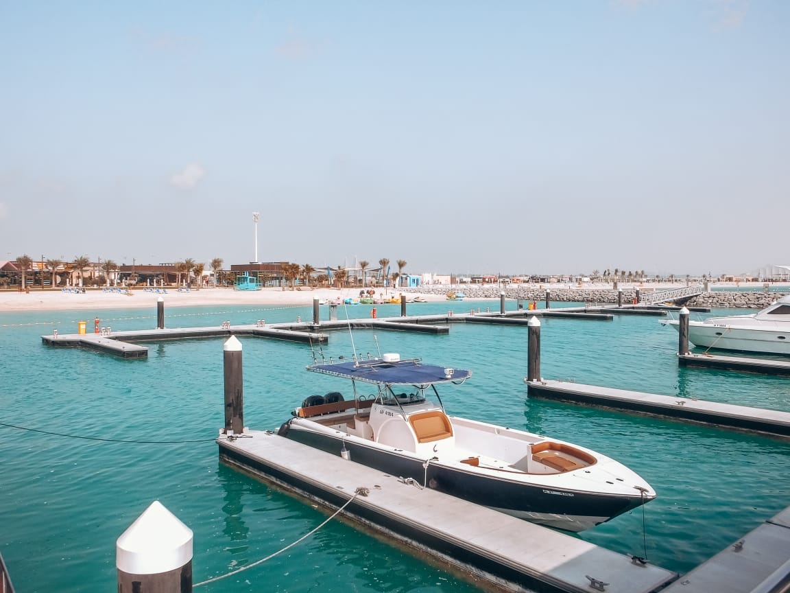 Al Hudayriat Beach photo #8