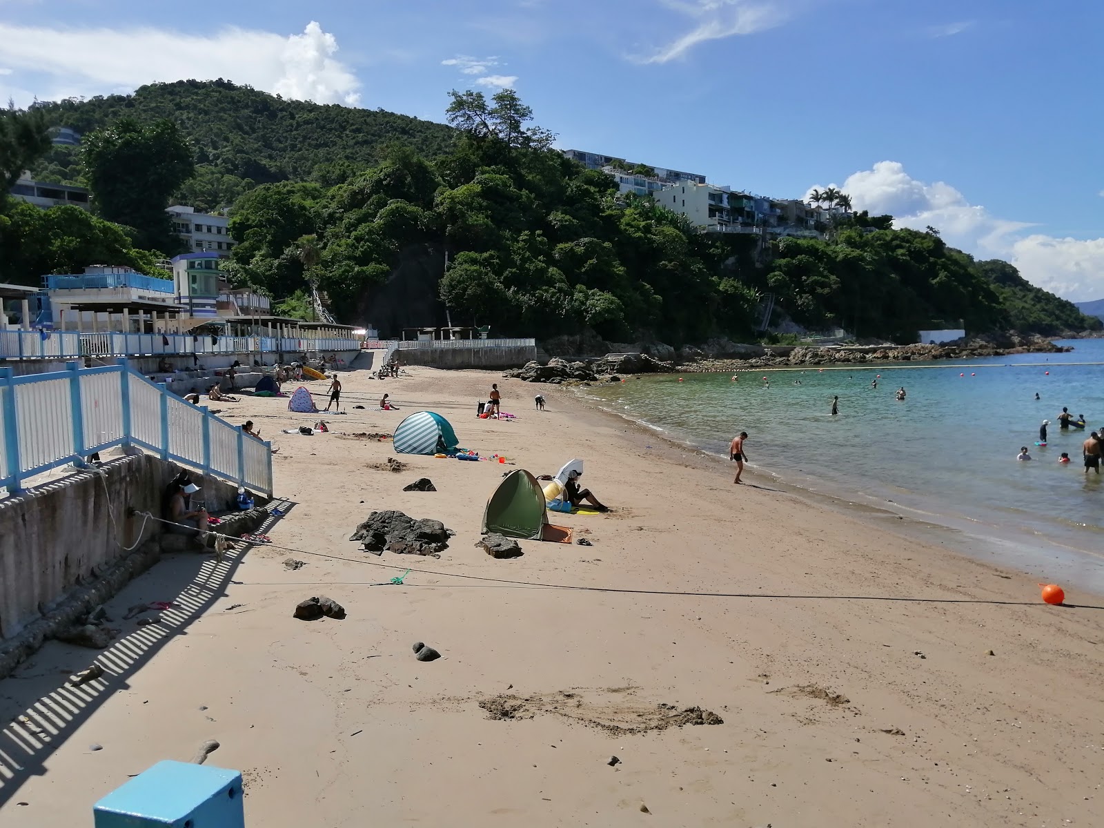 Foto di Silverstrand Beach sorretto da scogliere