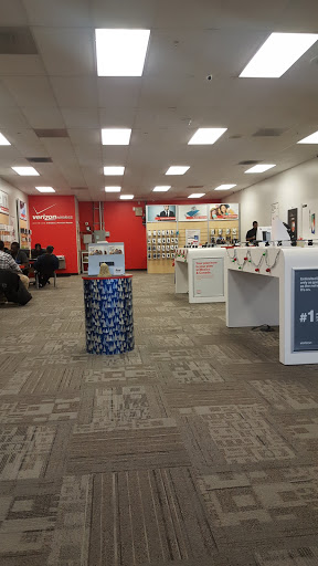 Verizon Authorized Retailer - A Wireless, 9141 Alaking Ct #119, Capitol Heights, MD 20743, USA, 