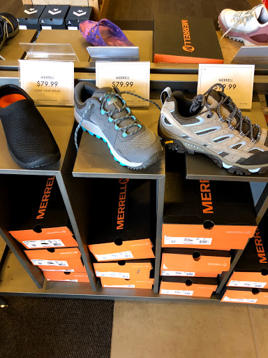 Shoe Store «DSW Designer Shoe Warehouse», reviews and photos, 136 Vintage Way, Novato, CA 94945, USA