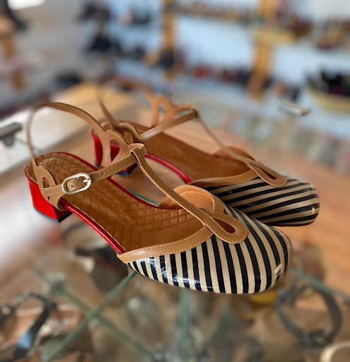Shoe Store «Rainsong Shoes», reviews and photos, 117 Plaza St, Healdsburg, CA 95448, USA