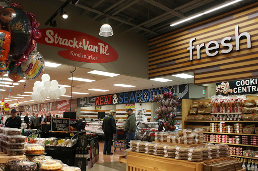 Grocery Store «Strack & VanTil Food Market», reviews and photos, 2168 W US Hwy 30, Valparaiso, IN 46385, USA