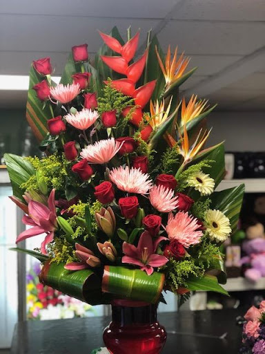 Florist «Rodriguez Flower Shop», reviews and photos, 120 N 10th St, McAllen, TX 78501, USA