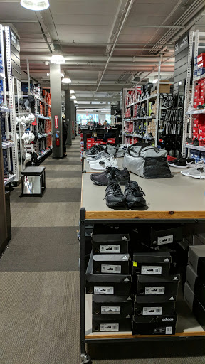 Shoe Store «DSW Designer Shoe Warehouse», reviews and photos, 2500 Central Park Ave, Yonkers, NY 10710, USA