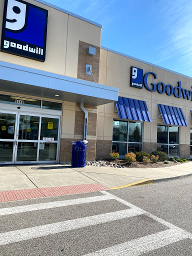 Thrift Store «Goodwill Store & Donation Center», reviews and photos, 5518 Touhy Ave, Skokie, IL 60077, USA