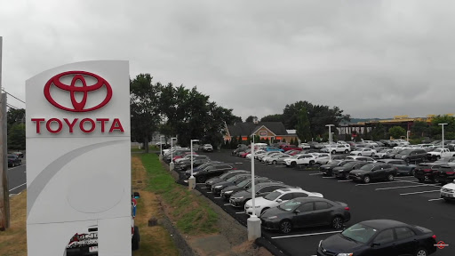 Toyota Dealer «Toyota of Wallingford», reviews and photos, 859 N Colony Rd, Wallingford, CT 06492, USA
