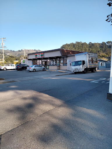 Convenience Store «7-Eleven», reviews and photos, 100 Clarendon Rd, Pacifica, CA 94044, USA