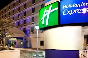 Holiday Inn Express Richmond - Downtown, an IHG Hotel image