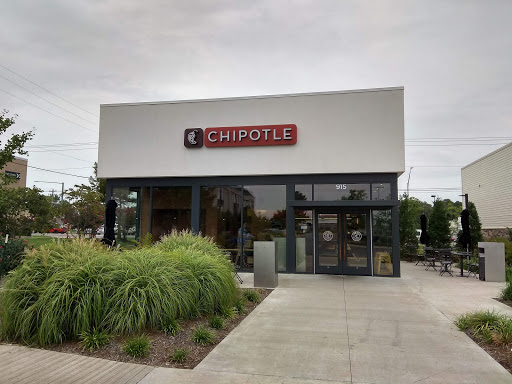 Mexican Restaurant «Chipotle Mexican Grill», reviews and photos, 915 E Oak St, Conway, AR 72032, USA