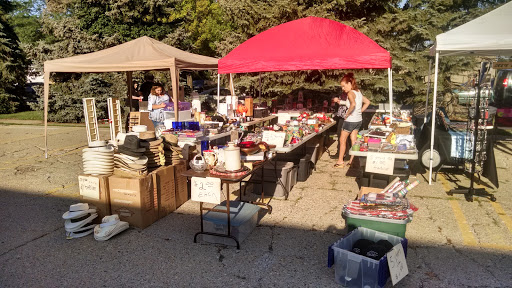 Shopping Mall «Town Peddler Craft and Antique Mall», reviews and photos, 35323 Plymouth Rd, Livonia, MI 48150, USA