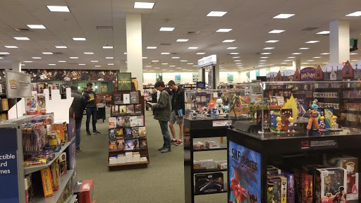 Book Store «Barnes & Noble», reviews and photos, 4100 Summit Plaza Dr, Louisville, KY 40241, USA