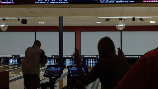 Bowling Alley «Stuart Bowl - Lanes & Lounge», reviews and photos, 1638 SE Federal Hwy, Stuart, FL 34994, USA