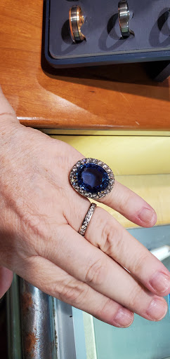 Jeweler «Steve Quick Jeweler», reviews and photos, 2471 N Clark St, Chicago, IL 60614, USA