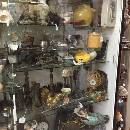 Estate Sale Solutions by American Vintage