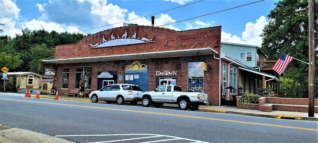 Dogtown Roadhouse 24091