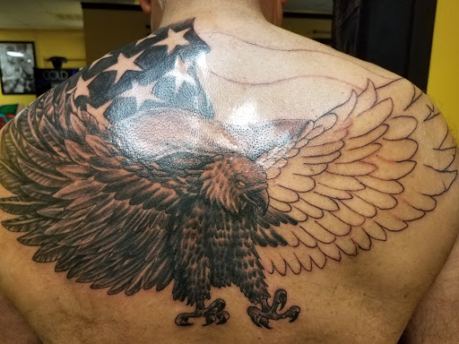 Tattoo Shop «Lizards Ink Tattoo Studio Denton», reviews and photos, 1111 E McKinney St, Denton, TX 76209, USA