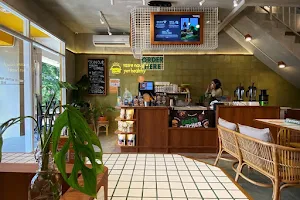 Burgreens Bintaro - Healthy Plant-Based Eatery image