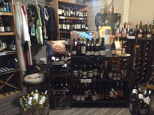 Liquor Store «Pig Liquors», reviews and photos, 519 S Presa St, San Antonio, TX 78205, USA