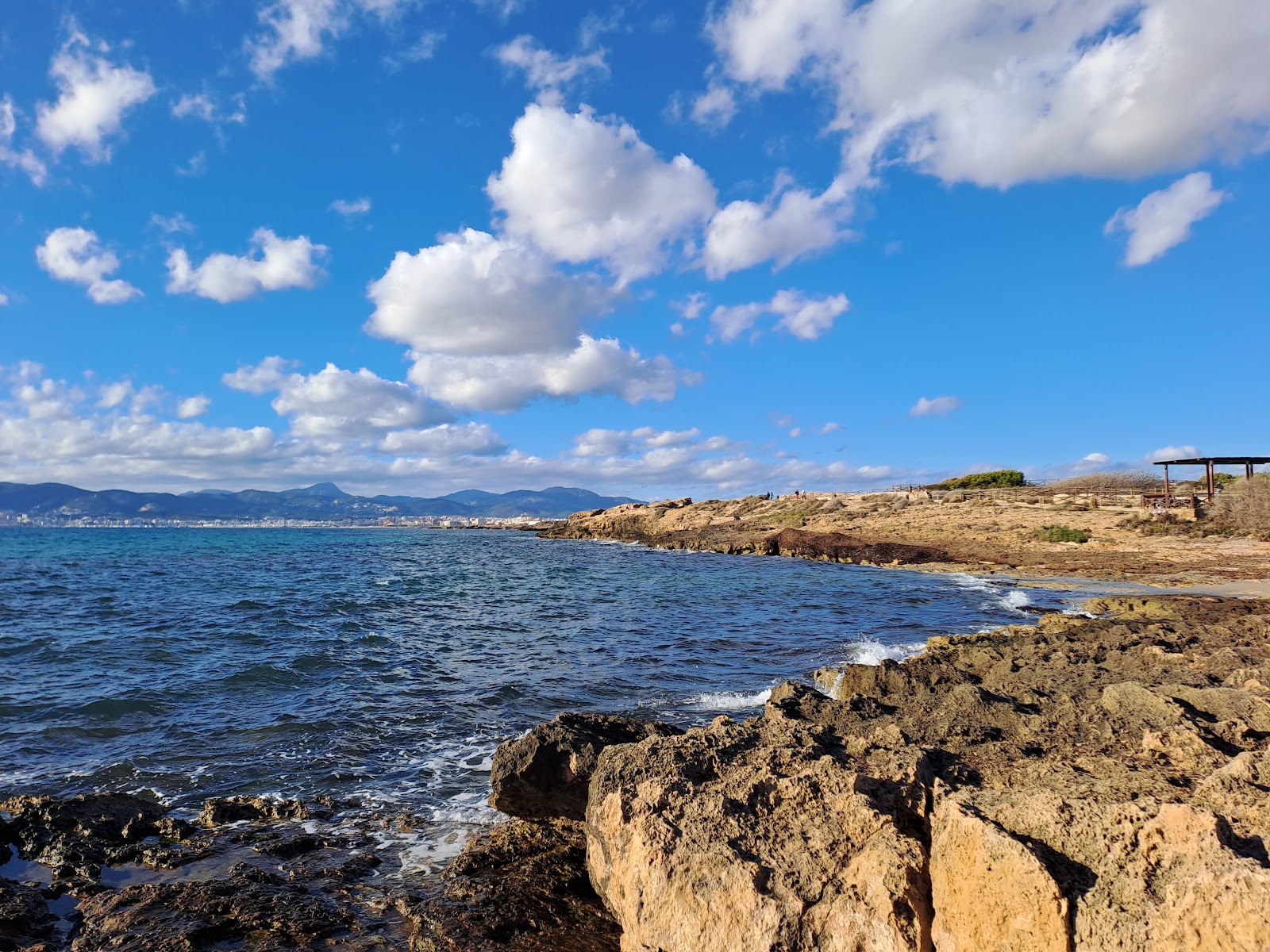 Fotografie cu Playa de Son Caios amplasat într-o zonă naturală