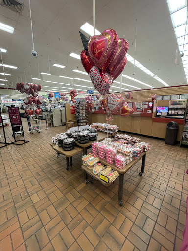 Grocery Store «Schnucks», reviews and photos, 1160 Shackelford Rd, Florissant, MO 63031, USA