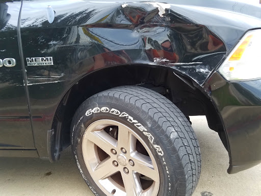 Auto Body Shop «Service King Collision Repair of South 1st - Austin», reviews and photos, 2707 S 1st St, Austin, TX 78704, USA