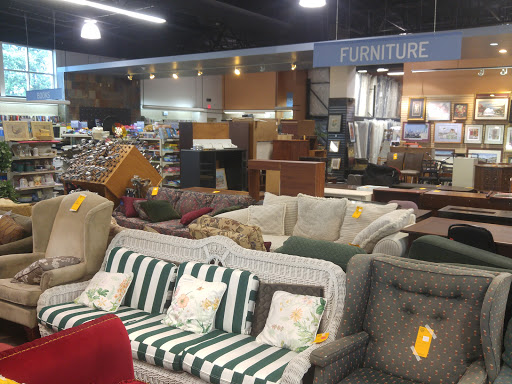 Thrift Store «St. Vincent De Paul Thrift Store», reviews and photos, 13986 Manchester Rd, Ballwin, MO 63011, USA