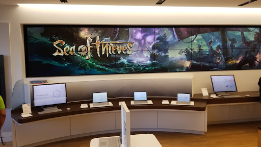 Computer Store «Microsoft Store - The Shops at La Cantera», reviews and photos, 15900 La Cantera Pkwy #6560, San Antonio, TX 78256, USA