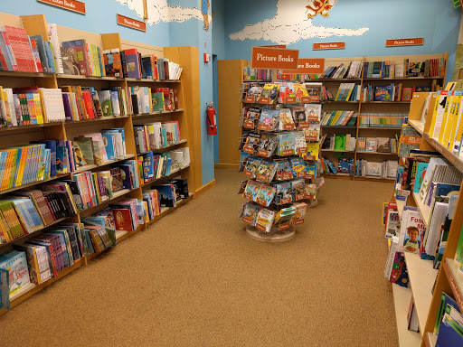 Book Store «Barnes & Noble Booksellers Maple Grove», reviews and photos, 8040 Wedgewood Ln N, Maple Grove, MN 55369, USA