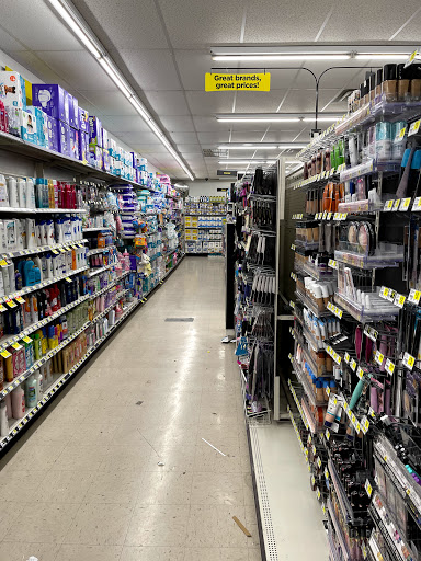 Discount Store «Dollar General», reviews and photos, 501 W Front St, Hutto, TX 78634, USA