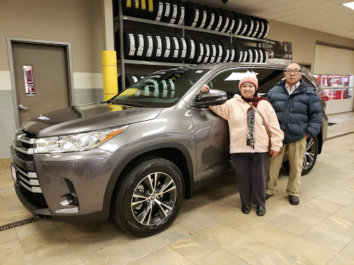 Toyota Dealer «Maplewood Toyota», reviews and photos, 2873 Maplewood Dr, Maplewood, MN 55109, USA