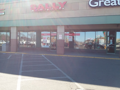 Shopping Mall «Sun Ray Shopping Center», reviews and photos, 2089 Old Hudson Rd, St Paul, MN 55119, USA