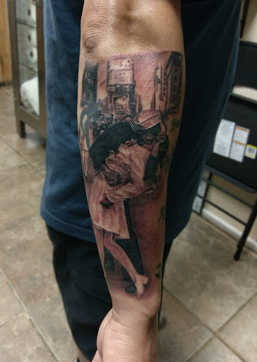 Tattoo Shop «Red Dirt Tattoo Company», reviews and photos, 8373 Culebra Rd #107, San Antonio, TX 78251, USA