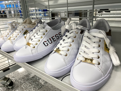 Clothing Store «Ross Dress for Less», reviews and photos, 701 N Milwaukee Ave, Vernon Hills, IL 60061, USA