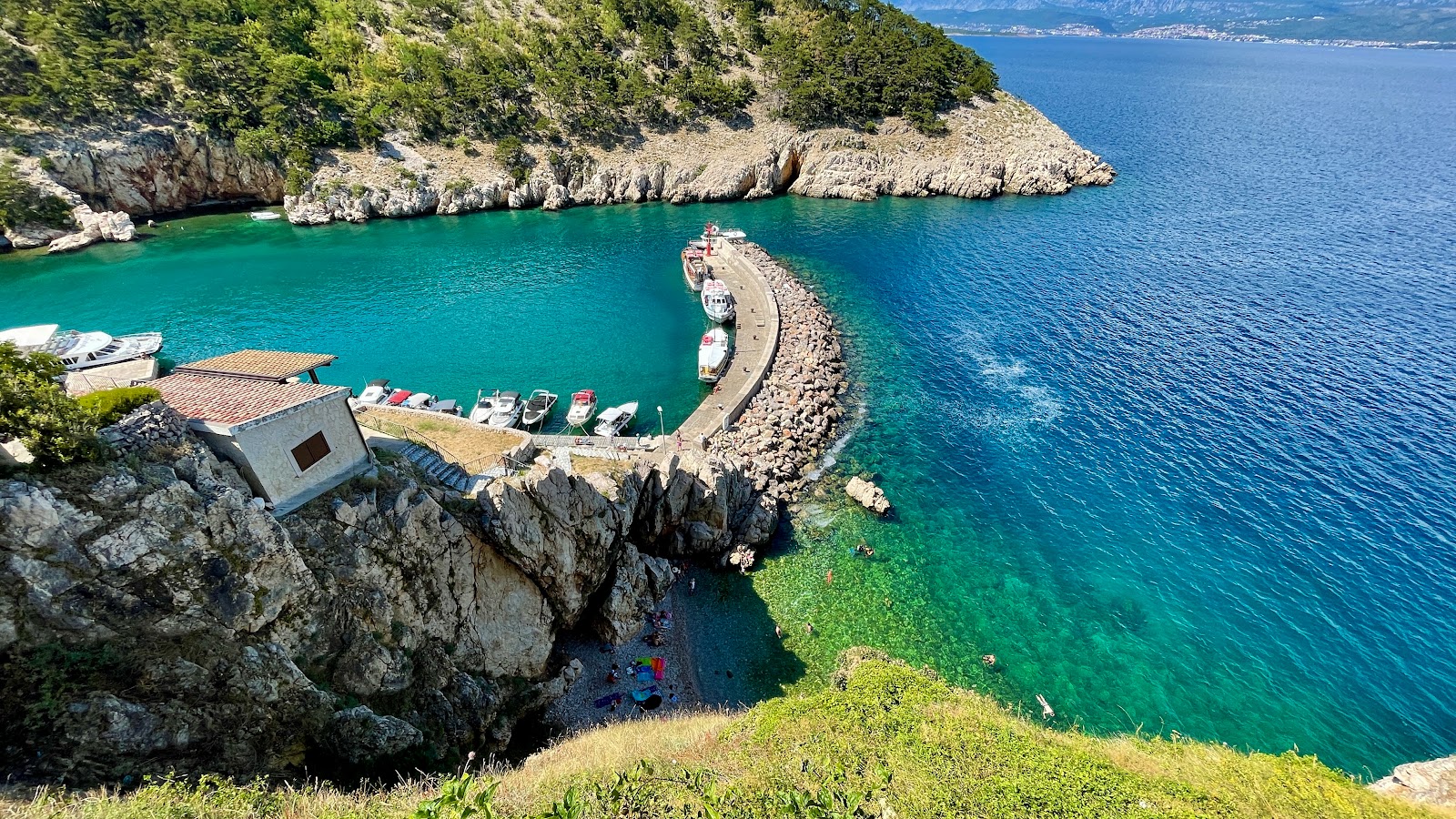 Skrivena Plaza Pod Kovac'in fotoğrafı kirli temizlik seviyesi ile