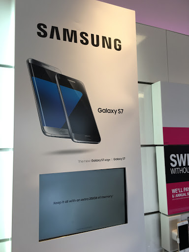 Cell Phone Store «T-Mobile», reviews and photos, 295 S Pompano Pkwy, Pompano Beach, FL 33069, USA