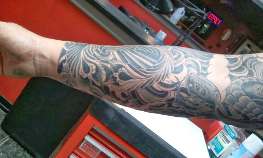 Tattoo Shop «Electrik Needle Tattoo», reviews and photos, 6330 AZ-69, Prescott Valley, AZ 86314, USA