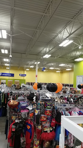 Thrift Store «Goodwill - Roseville: County Road B», reviews and photos, 1627 County B Rd W, Roseville, MN 55113, USA