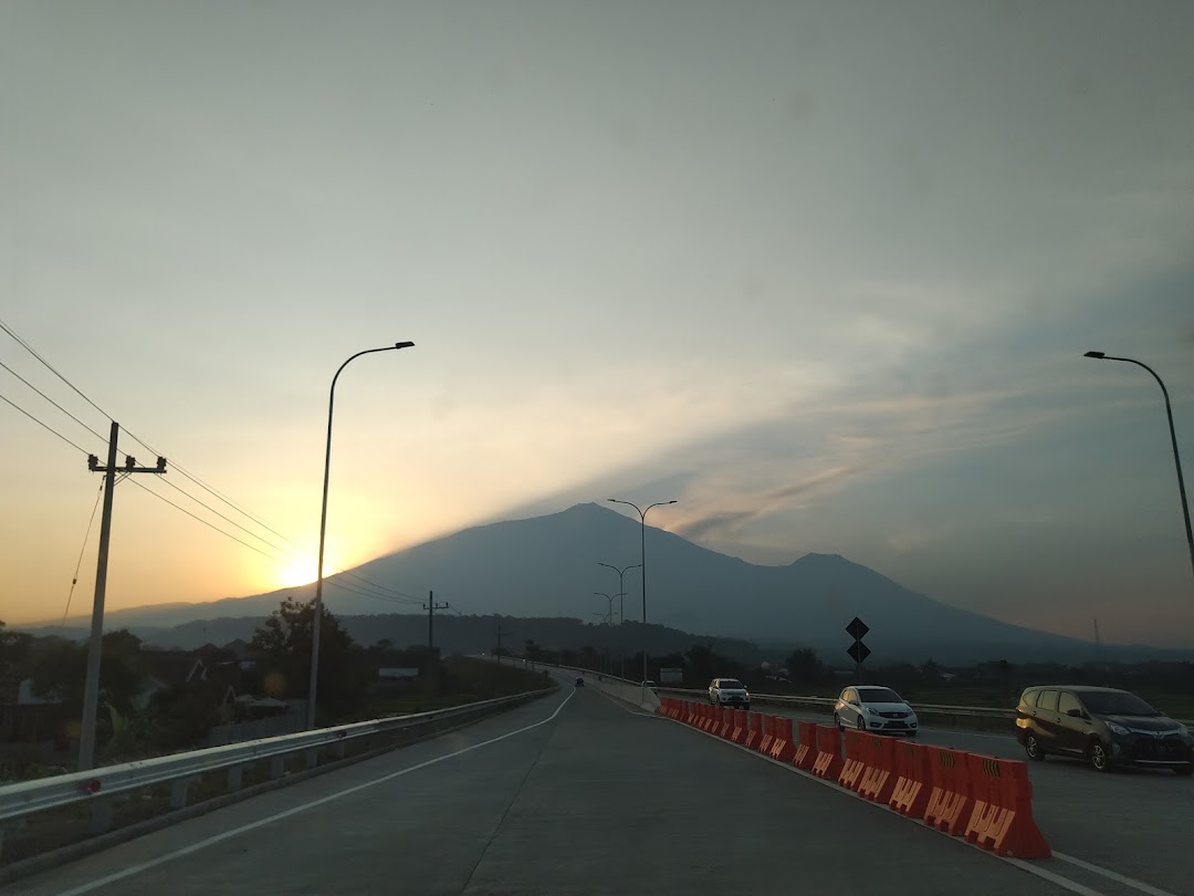 PINTU GERBANG TOL LAWANG MALANG