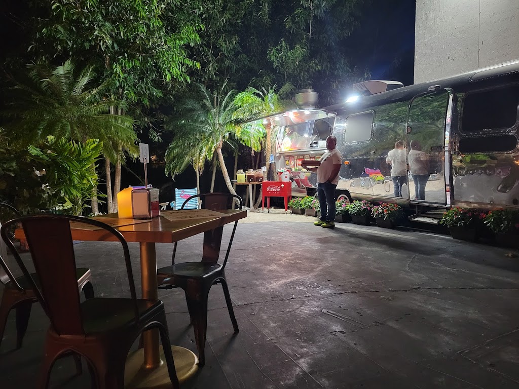 Pia's not just pizza 33014