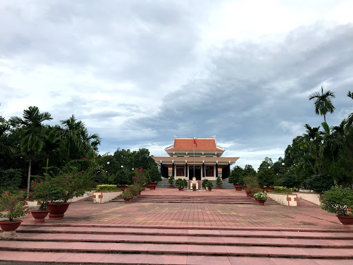 Pham Hung Memorial Park