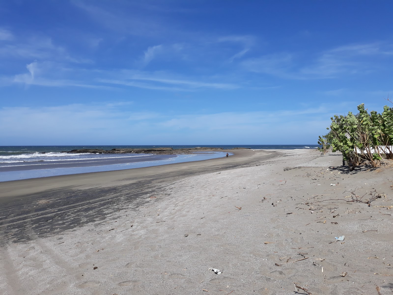 Playa Tuilapa的照片 带有轻质细卵石表面