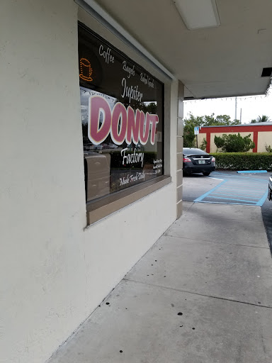 Donut Shop «Jupiter Donut Factory», reviews and photos, 141 Center St, Jupiter, FL 33458, USA