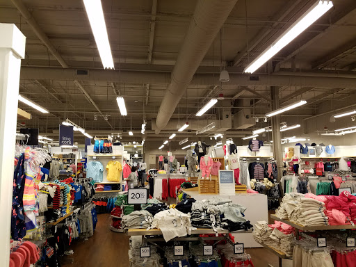 Clothing Store «Gap Outlet», reviews and photos, 640 Bergen Town Center, Paramus, NJ 07652, USA