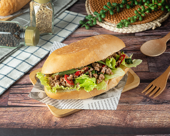 EAT異 （炒麵、越南小吃、潛艇堡、泰奶） 的照片